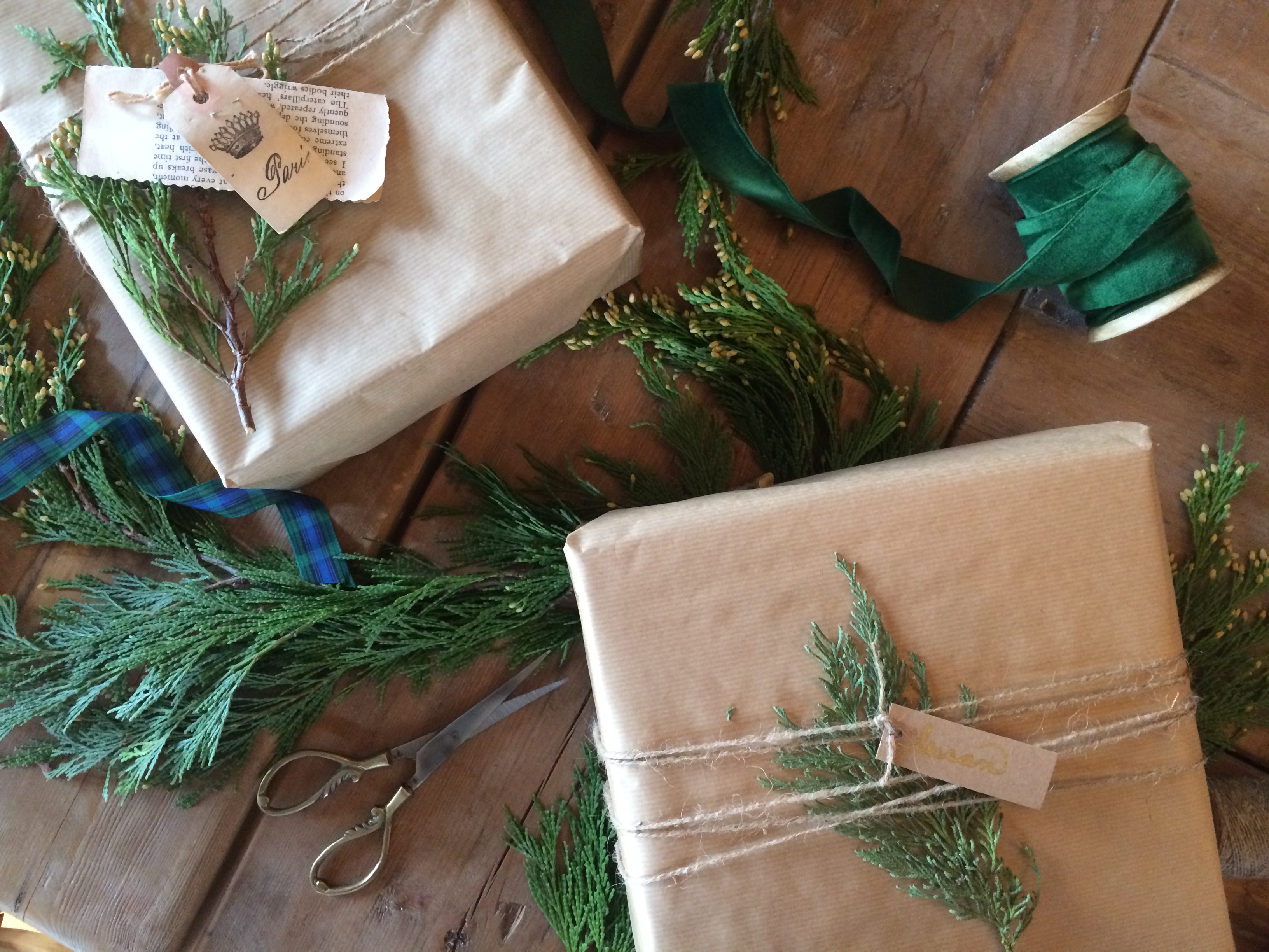 Top 10 Beautiful DIY Brown Paper Wrapping Ideas  Brown paper wrapping,  Creative gift wrapping, Christmas cookies packaging